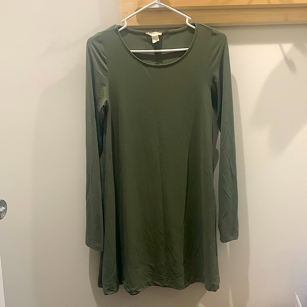 Long sleeve Cappella olive green dress, size medium, extremely soft and stretchy